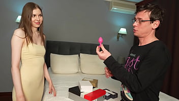 "I cum during ANAL with my stepdad. And he cum in my ass"- Kinky stepdaughter and anal family therapy